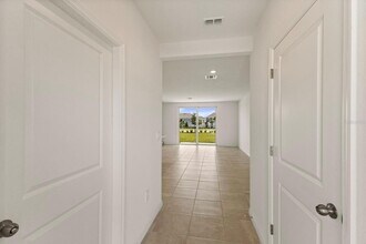 14145 Lilac Sky Ter, Unit 204 in Bradenton, FL - Building Photo - Building Photo