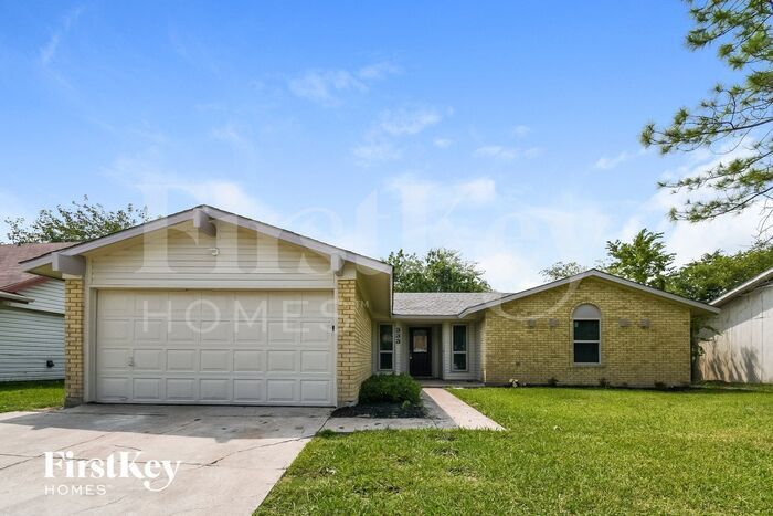 333 E Springdale Ln in Grand Prairie, TX - Building Photo