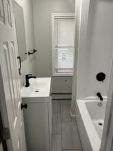 16R Lisbon St, Unit 2 in Providence, RI - Building Photo - Building Photo