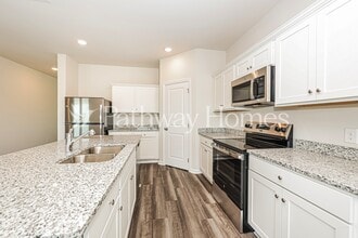 3558 Fellowship Rd in Columbia, TN - Foto de edificio - Building Photo