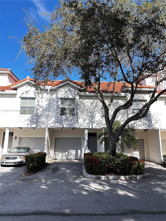 2054 Alta Meadows Ln in Delray Beach, FL - Building Photo