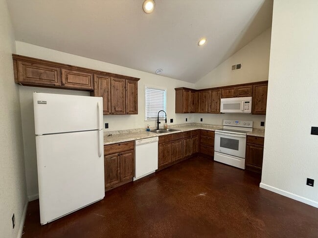 636 W Oak Ave in Jonesboro, AR - Building Photo - Building Photo