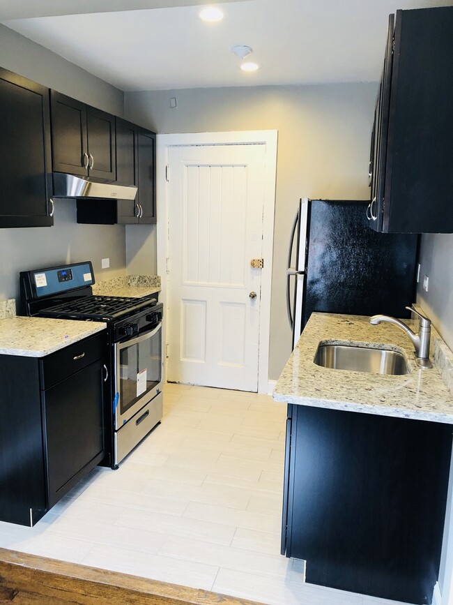 1080 W Thorndale Ave in Chicago, IL - Building Photo - Building Photo