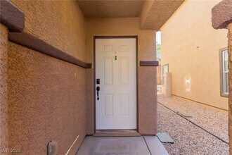 179 Redwood Pond Dr in Henderson, NV - Building Photo - Building Photo
