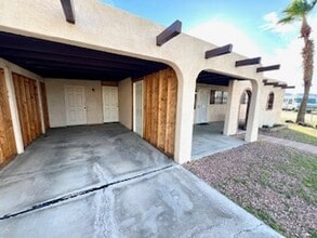 2186 Redondo Ln in Bullhead City, AZ - Building Photo - Building Photo