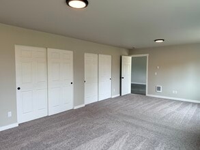 4937 Sleater Kinney Rd NE in Olympia, WA - Building Photo - Building Photo