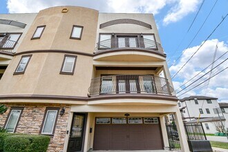 6500 Calder St in Houston, TX - Building Photo - Building Photo