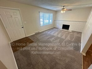 6401 W 72nd Terrace in Overland Park, KS - Building Photo - Building Photo