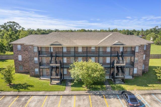 The Oaks Apartments in Lake Charles, LA - Building Photo - Building Photo