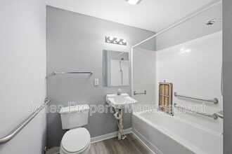 120 W 52 Bypass in Pilot Mountain, NC - Building Photo - Building Photo