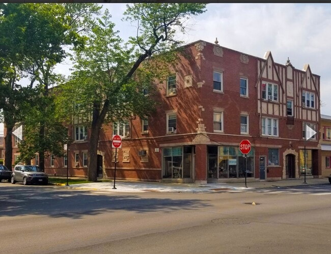 property at 5202 W Schubert Ave
