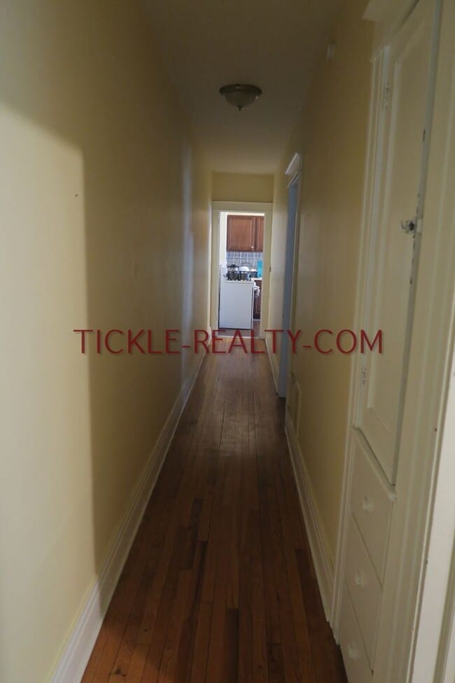 126-128-128 Laburnam Crescent in Rochester, NY - Building Photo - Building Photo