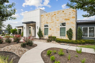 Lantower Techridge in Pflugerville, TX - Building Photo - Building Photo