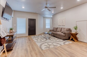 402 Lincoln Ln in Fort Smith, AR - Building Photo - Building Photo