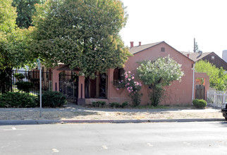 18th Street Apartments in Modesto, CA - Building Photo - Building Photo