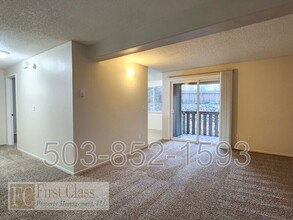 10056 SW Garrett St in Portland, OR - Building Photo - Building Photo