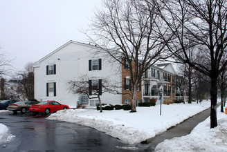 Northhampton Village Condominiums in Columbus, OH - Foto de edificio - Building Photo