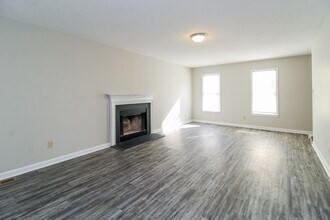 801 Fox Run Dr in Lewisville, NC - Building Photo - Building Photo