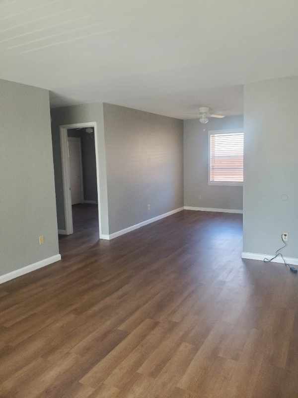 1234 E Elm St, Unit 1242 in Springfield, MO - Foto de edificio - Building Photo