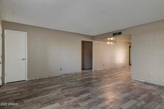 3012 W Bethany Home Rd in Phoenix, AZ - Building Photo - Building Photo