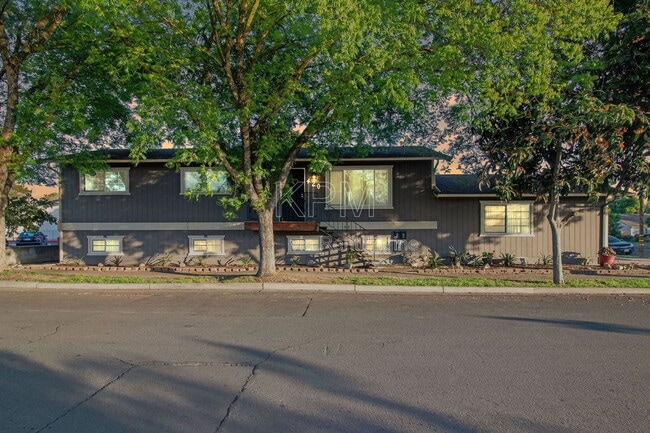 property at 420 E Hampton St