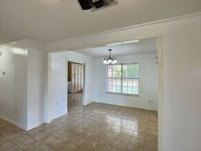 6117 Jim Ramsay Rd in Vancleave, MS - Foto de edificio - Building Photo