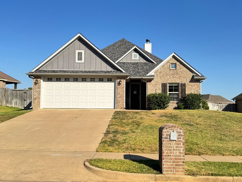 1017 Stagecoach Bend in Bullard, TX - Building Photo