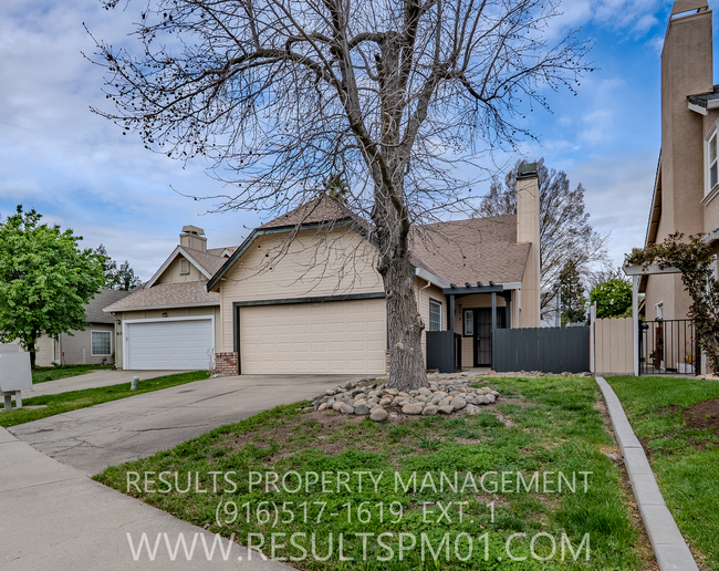 8139 Filifera Way in Antelope, CA - Foto de edificio - Building Photo