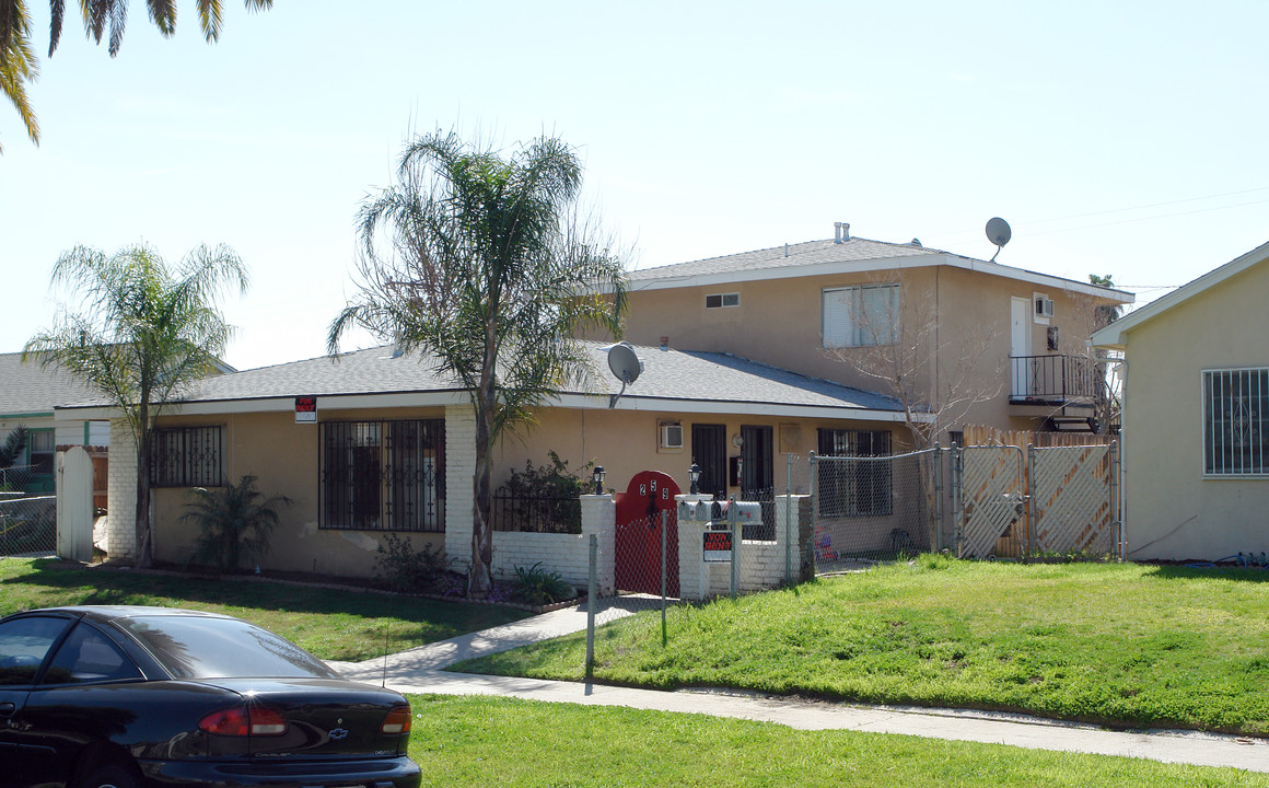 259 E 10th St in San Bernardino, CA - Building Photo