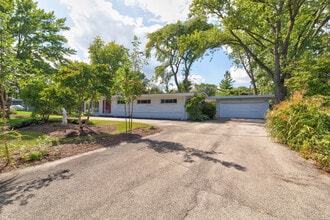 334 Russet Ln in Highland Park, IL - Building Photo - Building Photo