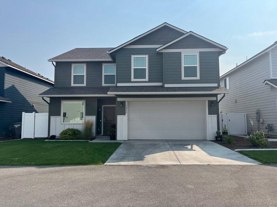 1022 N Corbin Ln in Spokane Valley, WA - Building Photo