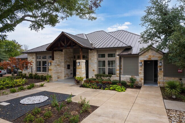 Oaks of Kyle Apartments in Kyle, TX - Foto de edificio - Building Photo