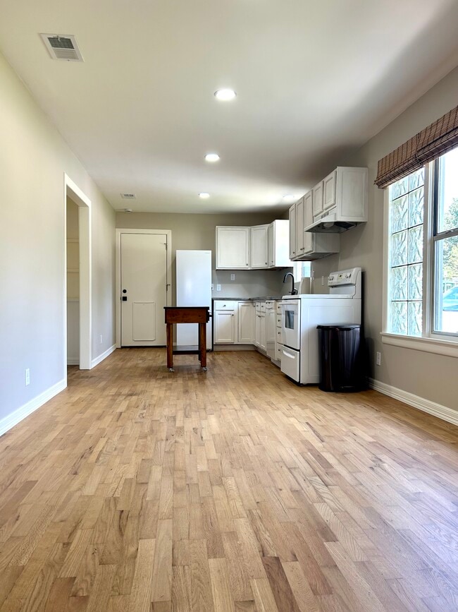 1631 N Garland Ave in Fayetteville, AR - Building Photo - Building Photo