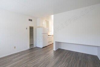 1528 1/2 Pacific Beach Dr in San Diego, CA - Building Photo - Building Photo