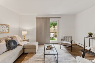 106 Tarryton Ct E in Columbus, OH - Foto de edificio - Building Photo