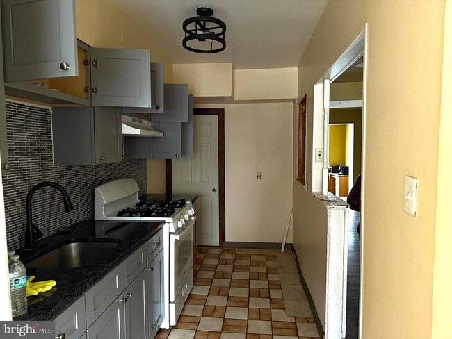 2553 Carroll St in Philadelphia, PA - Building Photo - Building Photo