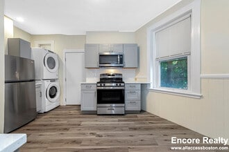 63 Fairbanks St, Unit 46-2 in Boston, MA - Building Photo - Building Photo