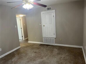 7612 W Judge Perez Dr, Unit A in Arabi, LA - Building Photo - Building Photo