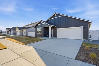 5338 E Dorado Ave in Post Falls, ID - Building Photo - Building Photo