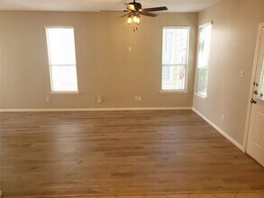 11802 Chetman Dr in Houston, TX - Foto de edificio - Building Photo