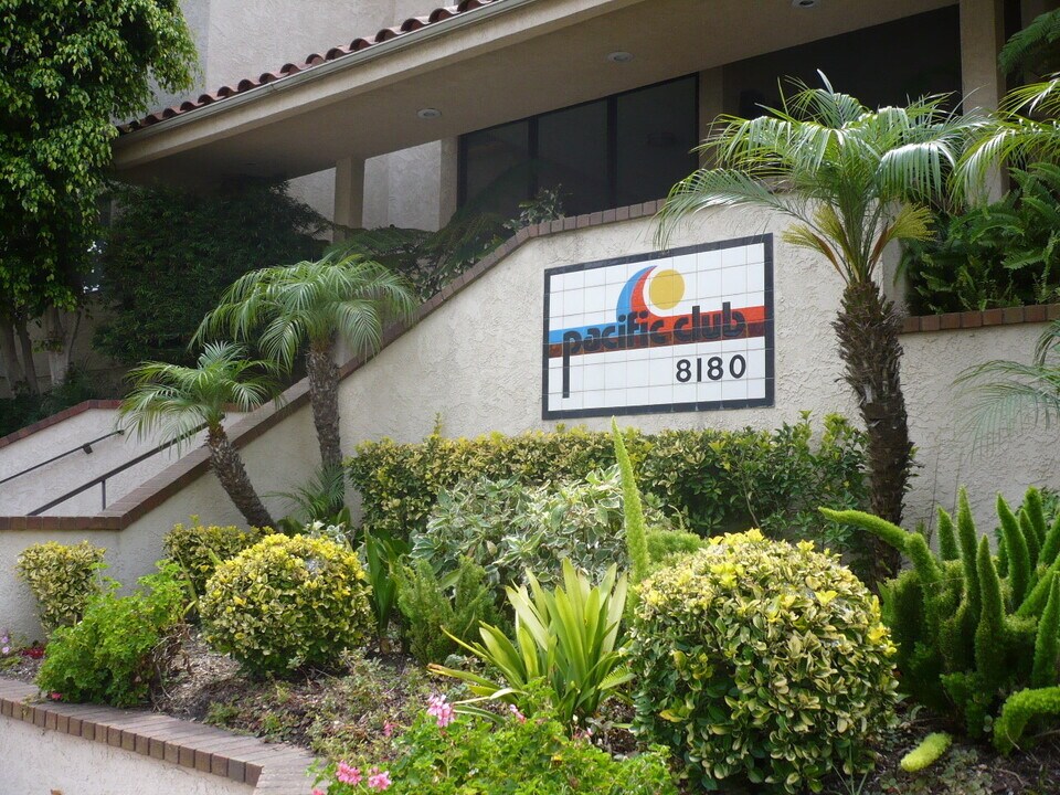 8180 Manitoba St, Unit E140 in Playa Del Rey, CA - Building Photo
