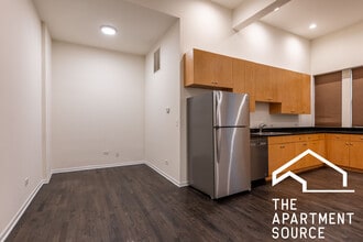 1260 N Greenview Ave in Chicago, IL - Building Photo - Building Photo