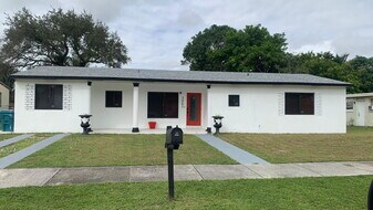 3041 NW 185th Ter in Miami Gardens, FL - Building Photo