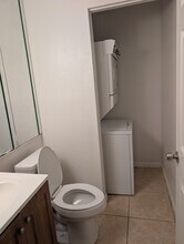 2146 NW 57th Ave, Unit 2B/ 2B with nice Patio in Lauderhill, FL - Building Photo - Building Photo