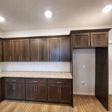 6307 Rebecca St SE in Albany, OR - Building Photo - Building Photo