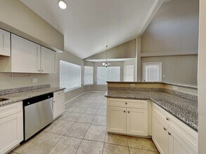 4055 W La Junta Dr in Glendale, AZ - Building Photo - Building Photo