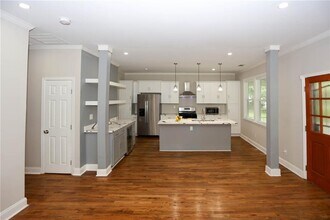 1333 Lyle Ave in East Point, GA - Building Photo - Building Photo