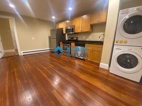 44 Hillside St, Unit 1 in Boston, MA - Building Photo - Building Photo