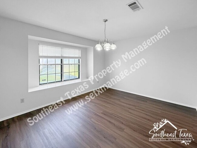 1099 Sunmeadow Dr in Beaumont, TX - Building Photo - Building Photo
