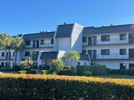 4236 Deste Ct in Greenacres, FL - Building Photo